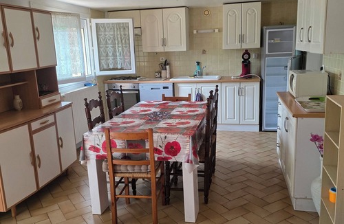 Clairac Bed & Breakfast | Riverfront t3 with garden