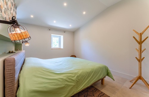 Font d'Irac Bed & Breakfast | Room 'Gérard' with Shared Terrace, Shared Garden, and Air Conditioning