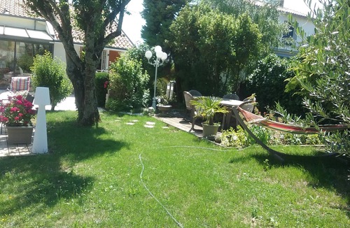 Angoulins Bed & Breakfast | Room in Aytré for students, business travellers, etc.