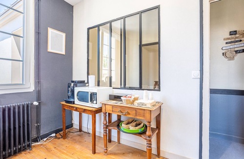 Saint-Vincent-Sterlanges Apartment | Room 'N°10' with Wi-Fi