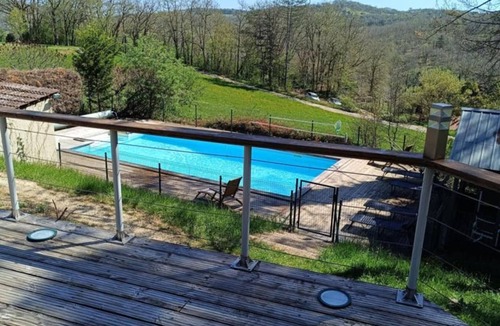 Saint-Pompont Cottage | Rustic chalet with terrace and WiFi in the heart of the Black Périgord