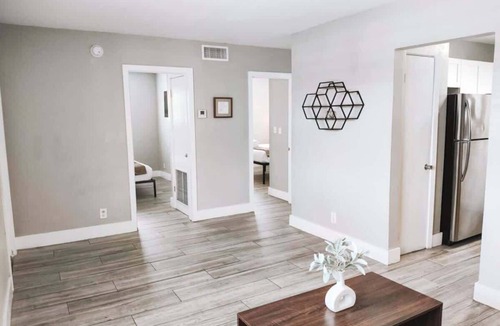 Poinciana Park Apartment | Rustic Retreats in the heart of Fort Lauderdale
