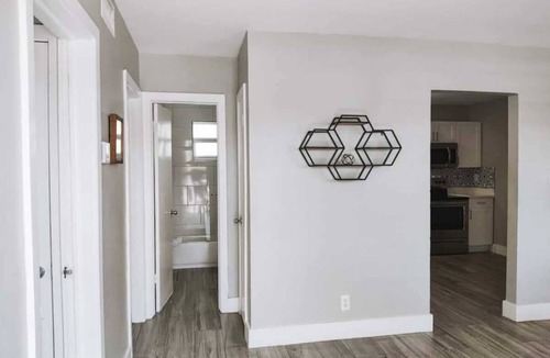 Poinciana Park Apartment | Rustic Retreats in the heart of Fort Lauderdale