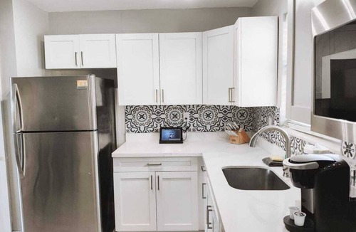 Poinciana Park Apartment | Rustic Retreats in the heart of Fort Lauderdale