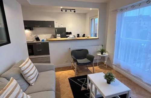 Folie-Couvrechef Apartment | Sador, Joli appt proche mémorial de Caen