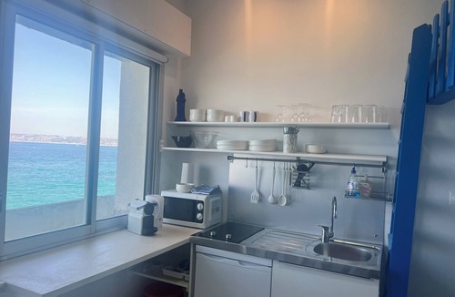 Endoume Apartment | Seafront Cabanon, Access Private to the Sea, Corniche Malmousque!