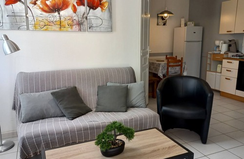 Saint-Maurice-d'Ibie Cottage | SERPOLET gîte with shared pool in the Ibie valley