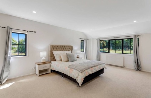 Dairy Flat House | Sierra Sky Manor located in Countryside