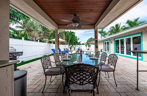 Singer Island House | Singer Island Paradise 5 Mins Walk To Beach! Heated Saltwater Pool Chef kitchen