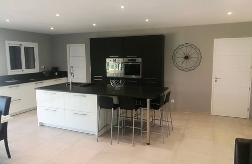 Molini House | SINGLE-STOREY VILLA PRIVATE GARDEN HEATED POOL WALKING DISTANCE TO SEA