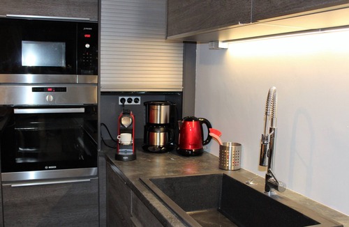 Mont-de-Lans Apartment | Ski-in/ski-out duplex - 4 bedrooms/3 bathrooms - wifi, sheets, cleaning, tv