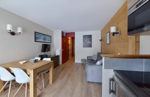 Belle Plagne Apartment | Ski-in/ski-out & foot of the slopes, 4th floor, balcony, tv, ski locker, 27m², La Plagne