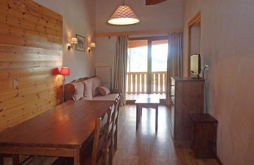 Les Orres Apartment | Ski-in/ski-out & foot of the slopes, 2nd floor, fitness, swimming pool, sauna, balcony, tv