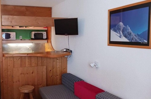Arc-1800 Apartment | Ski-in/ski-out & foot of the slopes, 8th floor, view mountain, balcony, tv, 42m², Les Arcs