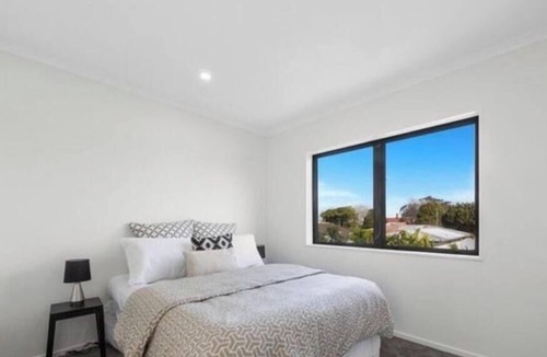 Papatoetoe Bed & Breakfast | SkyStop Auckland Stylish Living