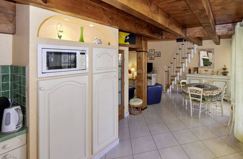 Arles Apartment | Small paradise near Arles in Provence, big terrace and pool