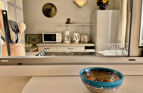 La Croix-Valmer Apartment | Soleil ☀️— cosy apartment with sea view, 5 min. from village center (max.3 pers.)