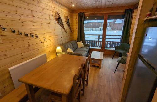 Puy-Saint-Vincent Apartment | SOLEIL DES ECRINS Puy Saint Vincent 1800 appart 4 pers refait neuf