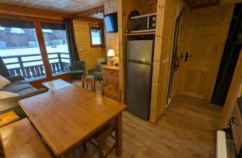 Puy-Saint-Vincent Apartment | SOLEIL DES ECRINS Puy Saint Vincent 1800 appart 4 pers refait neuf