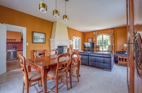 Brizay Cottage | Spacious family home in Brizay, Near Chinon and Azay-le-Rideau (Up to 15 Guests)