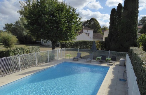 Ronsenac House | Spacious House/Villa and grounds in the Charente 4 beds sleeps 8 - private pool
