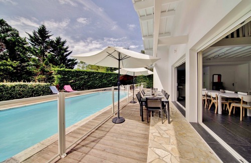 Biscarrosse House | Spacious house with luxury comfort quality services. Heated pool 4-star rated