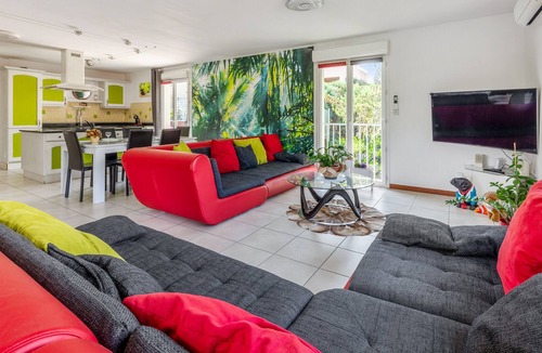 Dardilly House | Spacious house with swimming pool near Lyon - Welkeys