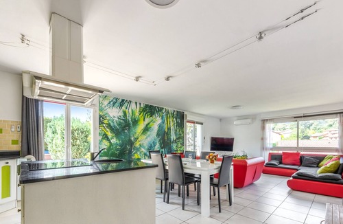 Dardilly House | Spacious house with swimming pool near Lyon - Welkeys
