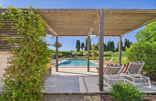 Eygalieres House | Spacious Provençal Villa with Pool, 8 Bedrooms and Billiard Room in Eygalières!