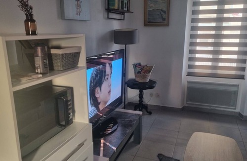 Port-de-Bouc Apartment | Spacious T2 Sea/Port 200m away with all comforts Fibre-Ideal for business travel or vacations