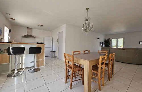 La Faute-sur-Mer House | Spacious Villa Near Beach & Shops - Sleeps 6, Pet-Friendly, Enclosed Garden