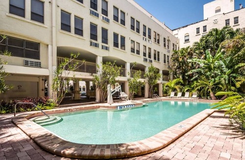 Palm Beach Condo | SpecialOffer/Pool/StepsToBeach/Dine/Beach2br