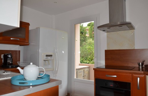 Sainte-Maxime Apartment | Ste Maxime, sea view Comfortable, quiet, walk to the town center and beaches