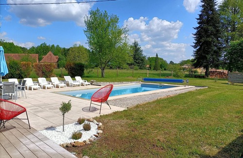 Eglise-Neuve-de-Vergt Cottage | STONE FARMHOUSE - STYLE COTTAGE WITH SWIMMING POOL IN PERIGORD WHITE -