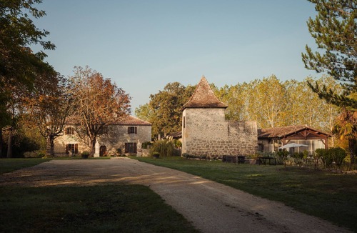 Nerac Cottage | Stone holiday house for 6 with pool in a 17ha private park - 30 min from Agen
