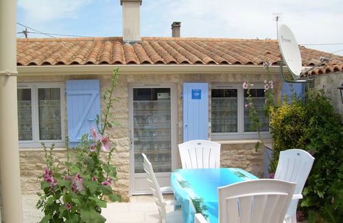 Saint-Pierre-d'Oleron House | Stone house, large swimming pool. quiet, near sea1,.5 km classified 4 stars