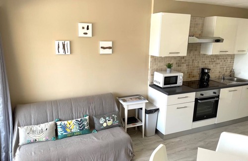 Hyeres Apartment | Studio 2-Studio-Ensuite with Shower-Harbour view