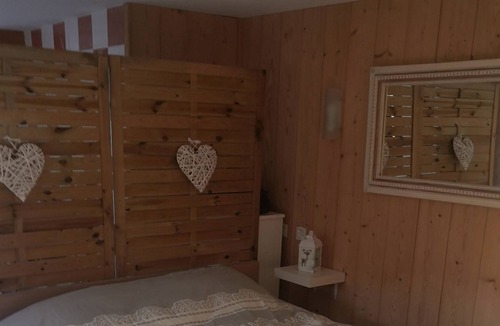 Evires Apartment | STUDIO 4 people with swimming pool/Annecy-Geneva
