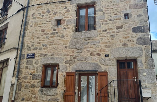 Saint-Chely-d'Apcher Apartment | Studio AL'escapade