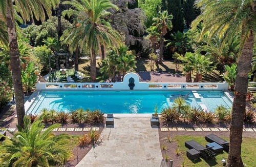 Le Dramont Villa | Studio Apartment 'Le Sémaphore' with Shared Pool, Wi-Fi and Air Conditioning