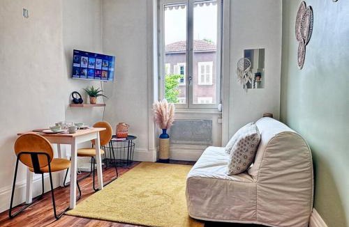 Charpennes - Charmettes Apartment | Studio central et confortable