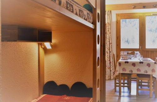Meribel Centre Apartment | Studio cosy 4 pers, centre Méribel, pistes à 50m, proche commerces et restos - FR-1-180-312