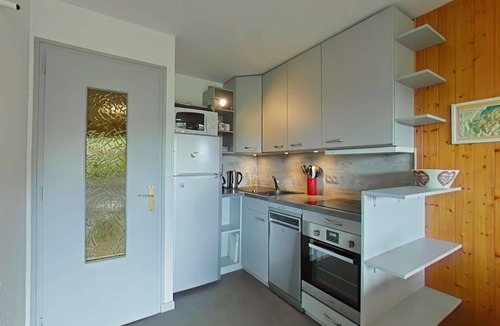 Le Grand-Bornand Apartment | Studio for 4 near slopes with parking and ski locker
