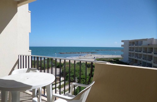 Palavas-les-Flots Apartment | Studio in Palavas-les-Flots - Sleeps 4, parking and WIFI