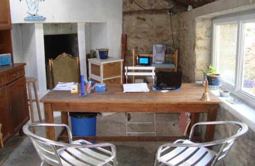 Surtainville Bed & Breakfast | Studio "LA MEDINA", PISCINE jusqu'au 15 septembre, JARDIN BOTANIQUE, COMMERCES &MER