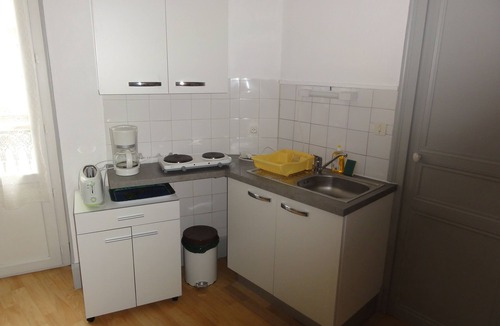 Thermal Apartment | Studio (n ° 5) of 18 m² on the 1st floor 100 m from the Thermes de Vichy