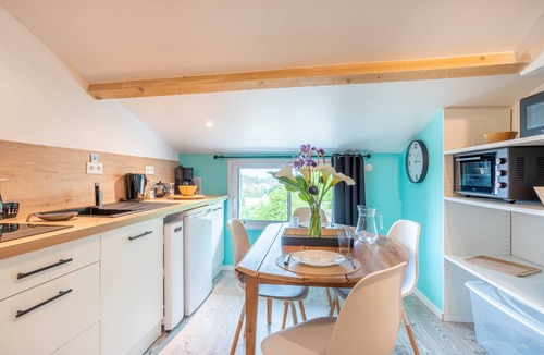 Oulmes Apartment | Studio 'Near Marais Poitevin' with Wi-Fi