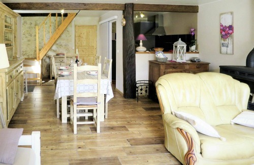 Cissac-Medoc House | Stunning private villa for 5 guests with WIFI, pool, TV and terrace
