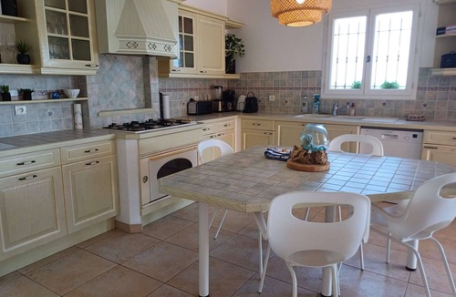 Plage de la Garonnette Villa | STUNNING SEA VIEW Neo Provencal Villa at 3 minutes From The Beach, 5 Bedrooms