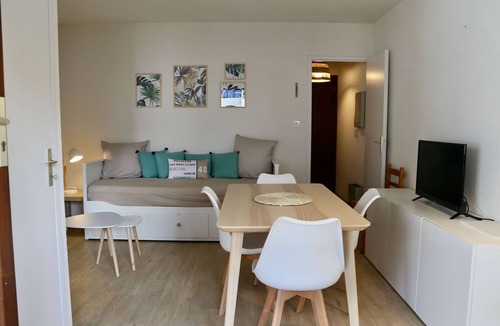 Le Penon Apartment | Stylish Seignosse Apartment: 2-Min Walk to Beach, Renovated, Sleeps 4